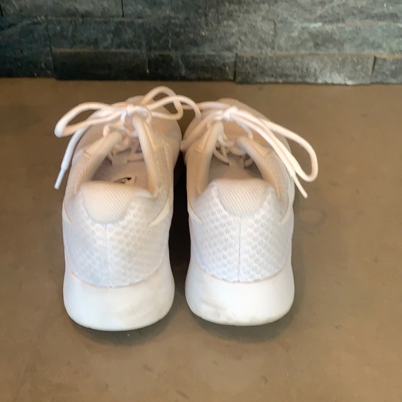 White Nike Athletic Shoes - Picture 6 of 6